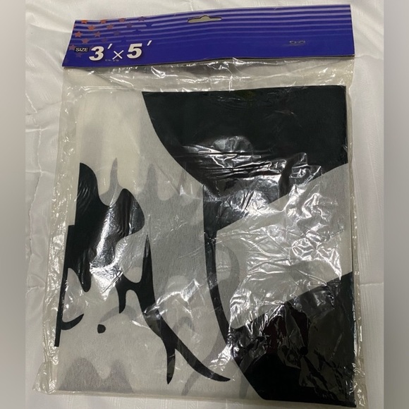 3’ x 5’ flag.  Skull & Crossbones - Picture 2 of 4